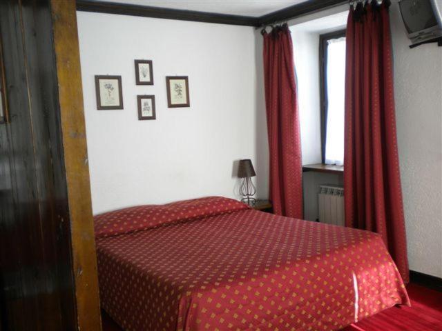 Hotel Tavernier Courmayeur Rum bild